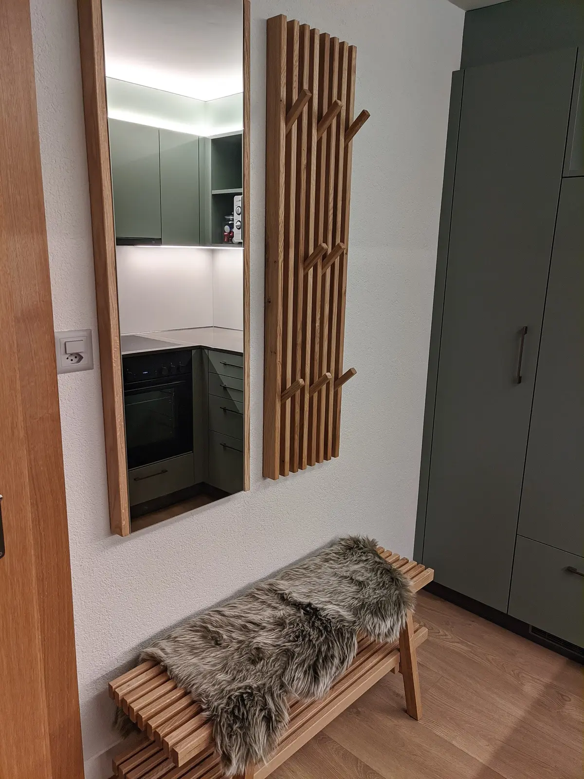 Entrance with wardrobe and bench